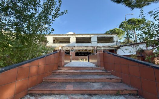 Locale commerciale in vendita