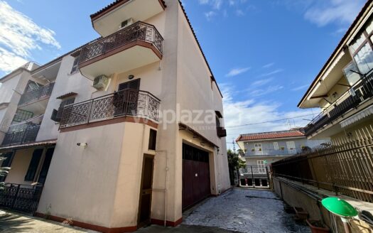 Cinque vani in vendita