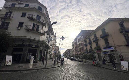 Locale commerciale in affitto