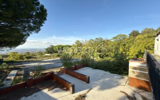 Locale commerciale in vendita