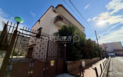 Cinque vani in vendita