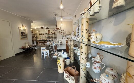 Locale Commerciale in vendita