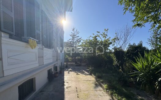 Bilocale con giardino in vendita