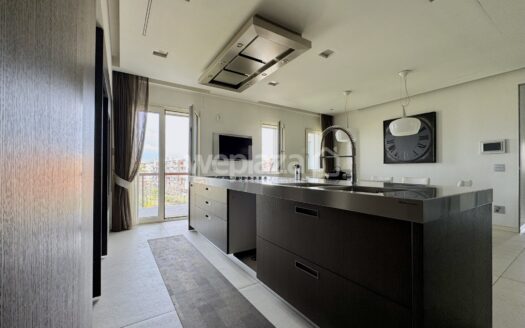 Cinque vani in vendita