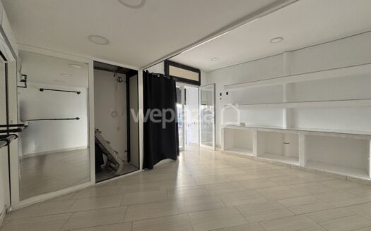 Locale commerciale in vendita