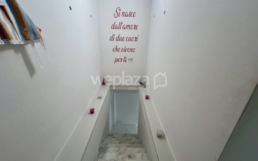 Locale commerciale in vendita