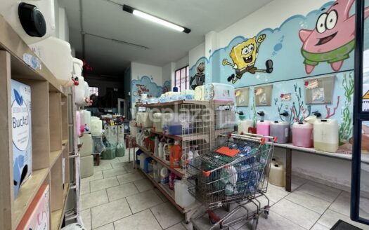 Locale commerciale in affitto