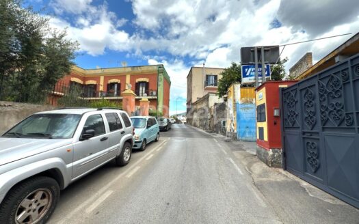 Locale Commerciale in vendita