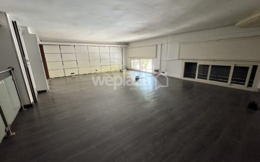 Locale Commerciale in vendita