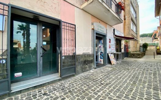 Locale commerciale in affitto