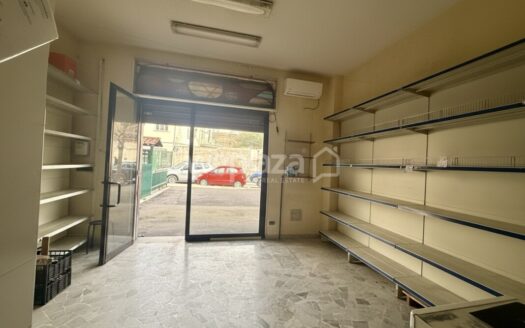 Locale commerciale in affitto